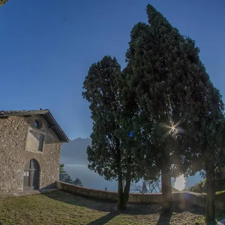 Family Haven A Roomy And Cosy Just 200 Mt From With Free Parking Garage! Apartment Lecco
