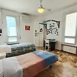 The Family Haven A Roomy And Cosy Suite Just 200 Mt From Lake Como With Free Parking Garage! Ideal For Families And Perfect For Lake Como Trekking * Lecco