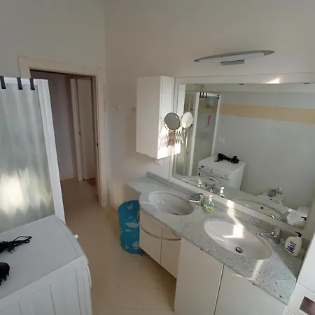 The Family Haven, Large A Few Steps From The Lake, With Garage! * 莱科