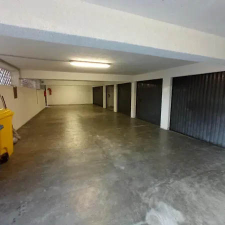 公寓 The Family Haven, Large A Few Steps From The Lake, With Garage! *