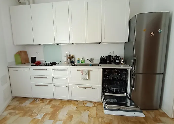 公寓 The Family Haven, Large A Few Steps From The Lake, With Garage! *
