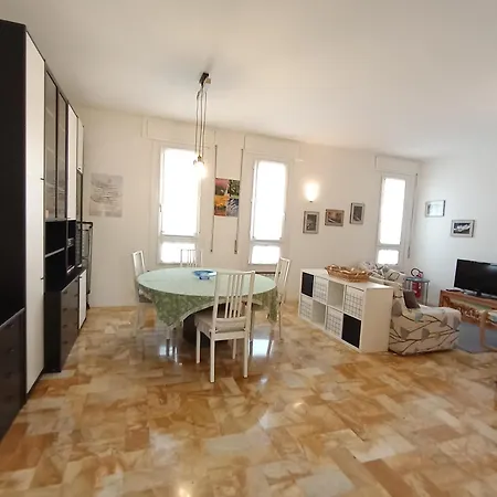 The Family Haven, Large A Few Steps From The Lake, With Garage! Lecco