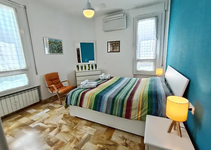 The Family Haven, Large A Few Steps From The Lake, With Garage! *