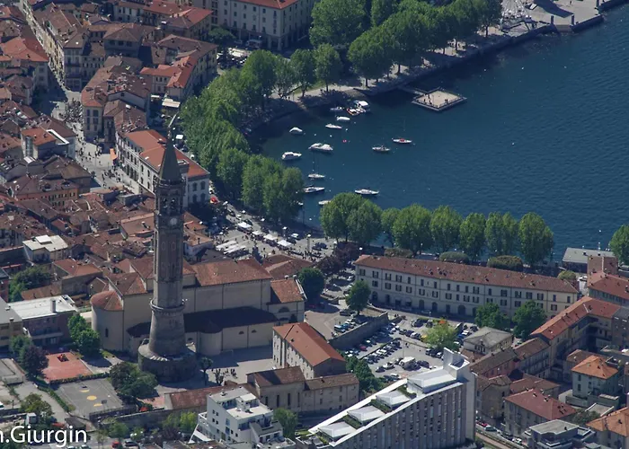 The Family Haven, Large A Few Steps From The Lake, With Garage!