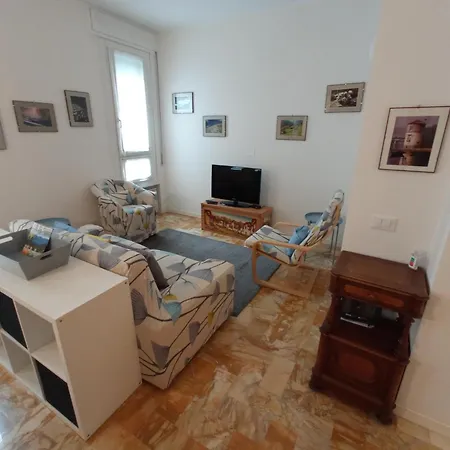 The Family Haven, Large A Few Steps From The Lake, With Garage! Apartament *