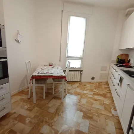 The Family Haven, Large A Few Steps From The Lake, With Garage! Apartament *