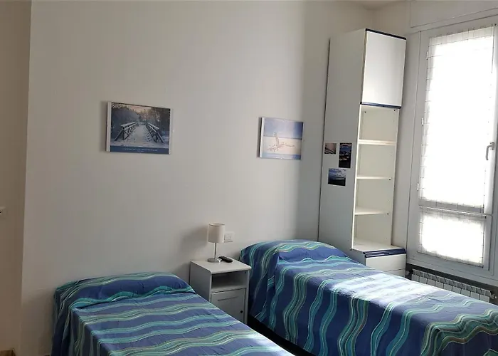 The Family Haven, Large A Few Steps From The Lake, With Garage! *