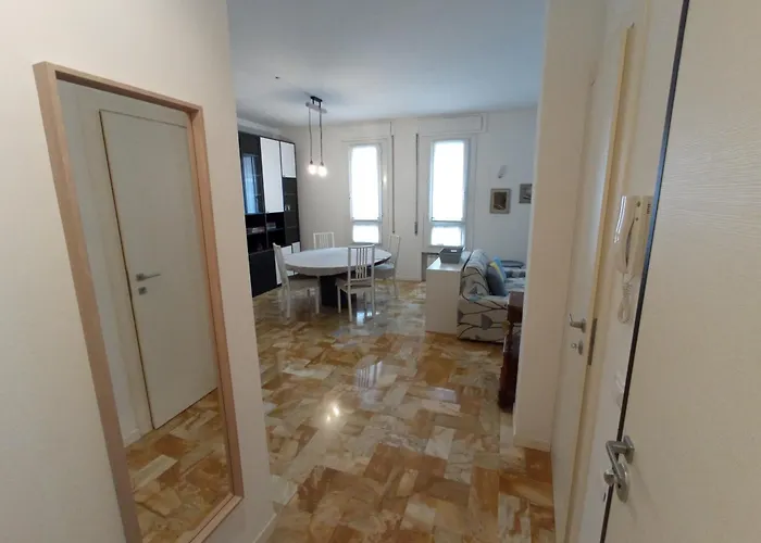 The Family Haven, Large A Few Steps From The Lake, With Garage! Apartament *