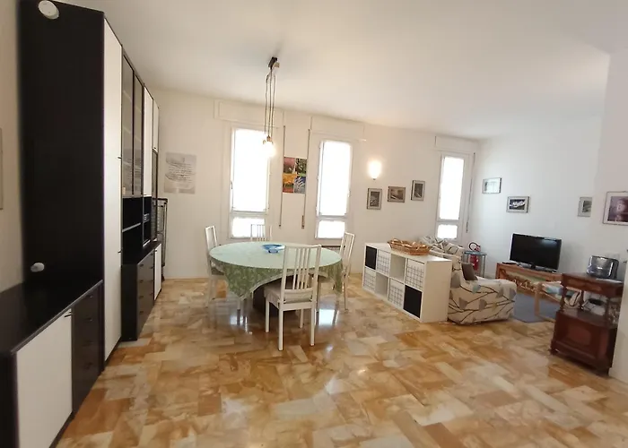 The Family Haven, Large A Few Steps From The Lake, With Garage! Lecco