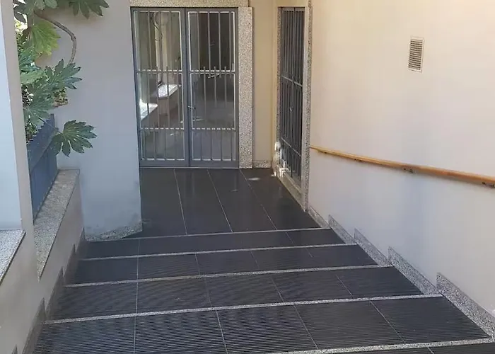 The Family Haven, Large A Few Steps From The Lake, With Garage!