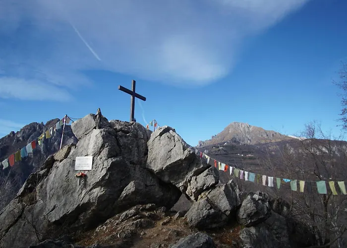 The Family Haven, Large A Few Steps From The Lake, With Garage!